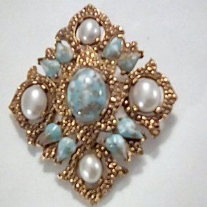 large vintage Sarah Coventry brooch